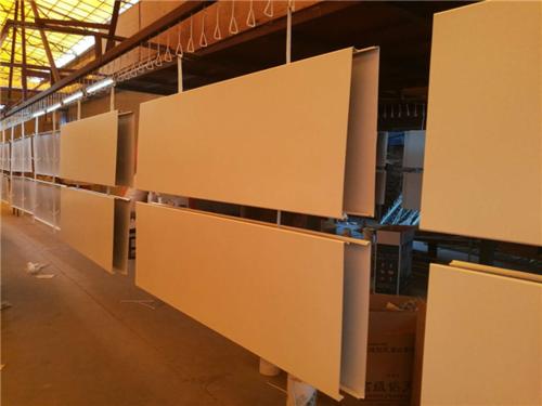 吊頂寬鋁扣板-工程鋁扣板廠家講鋁方通吊頂你不得不知道的事