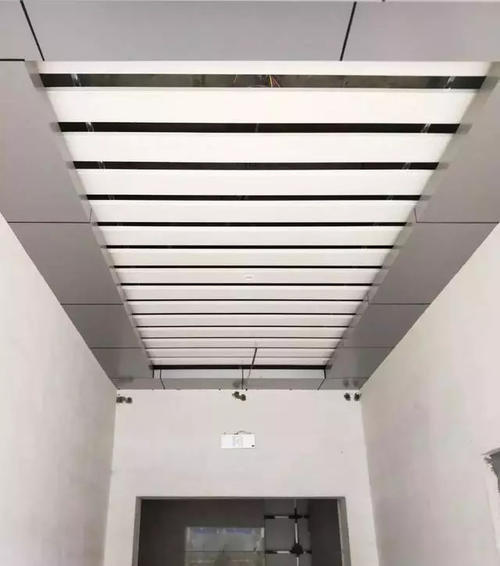 衛生間吊頂鋁扣板安裝-鋁扣板吊頂燈怎么安裝