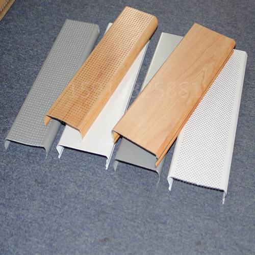 加油站天花長條鋁扣板-加油站條扣鋁天花有什么優點