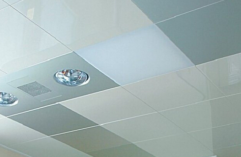 青島鋁扣板批發-進來客廳鋁扣板吊頂廠家講你聽