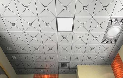 鋁扣板吊頂貴還是pvc貴-佛山鋁天花廠家問集成吊頂和鋁扣板吊頂那個貴