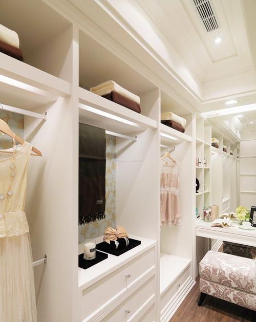 簡單鋁扣板半吊頂-鋁扣板吊頂很簡單嗎-簡單客廳鋁扣板吊頂