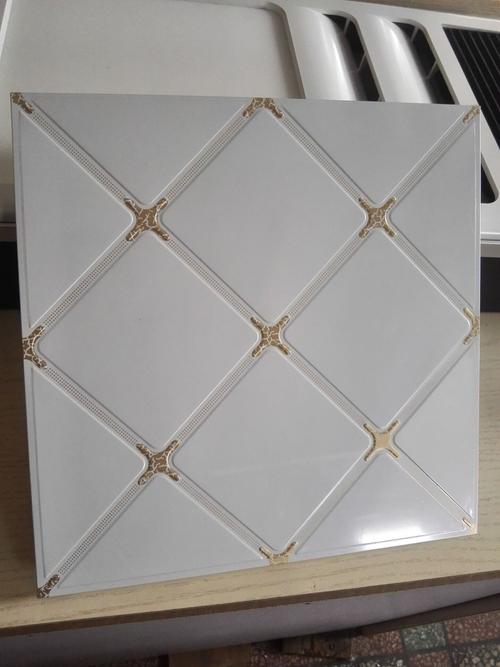 客廳集成吊頂廠家-客廳鋁扣板吊頂廠家告訴你客廳裝飾一定要避免這些誤區