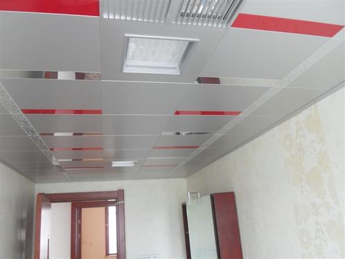 客廳四周鋁扣板吊頂-走廊通道鋁扣板吊頂廠家就來講講那種走廊吊頂好看