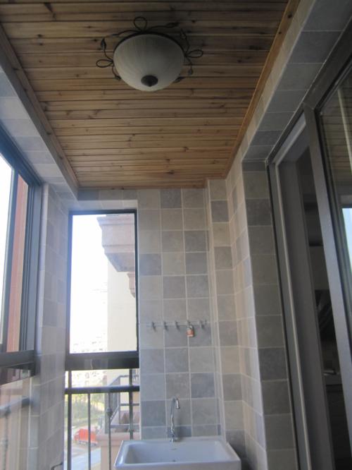 陽臺集成吊頂杉木-陽臺鋁扣板吊頂怎么樣