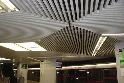 鋁扣板吊頂多少材料費-二級鋁扣板吊頂多少錢一平