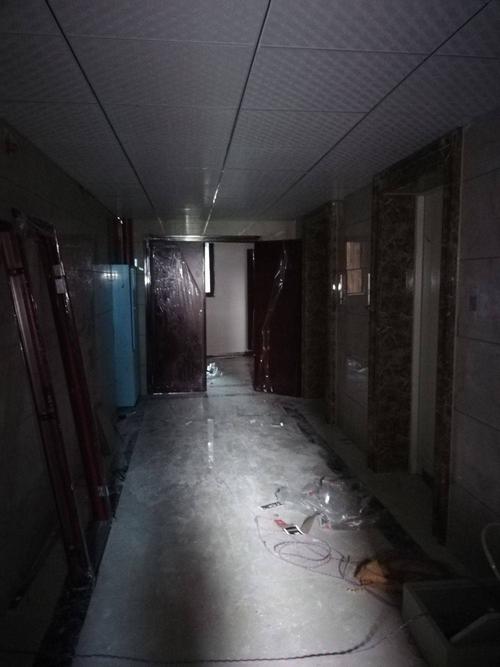 過道鋁扣板吊頂-鋁扣板裝飾校園圖書館和過道天花