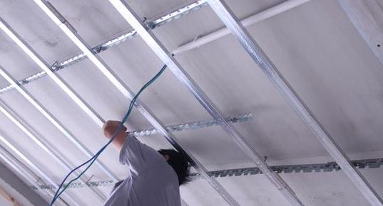 鋁扣板吊頂松動-鋁扣板吊頂怎么拆