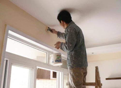 扣板好還是刷墻好-鋁扣板和塑料扣板吊頂哪個好