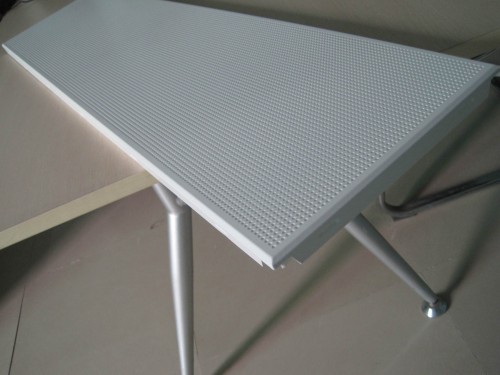 專業生產鋁扣板的廠家-廣東佛山鋁扣板批發廠家應該如何進貨