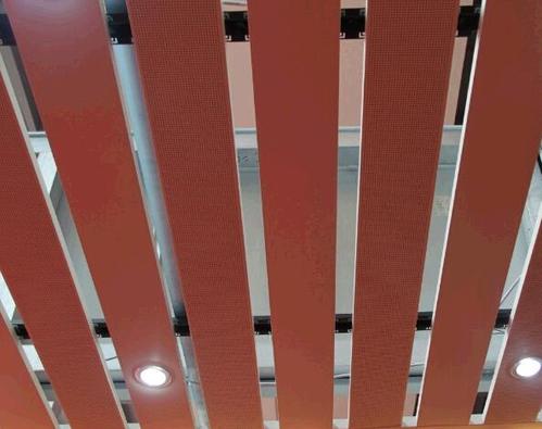 鋁扣板生產廠家鋁扣板批發-鋁扣板批發廠家給你介紹常用鋁扣板規格有哪些