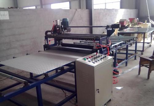 生產鋁扣板吊頂公司-沖孔鋁扣板吊頂的特點