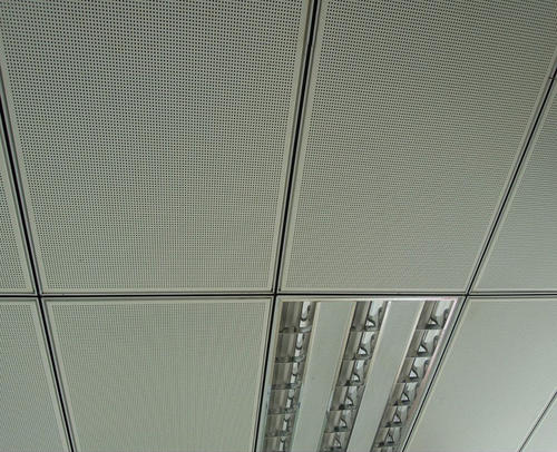 鋁扣板常規厚度-常規的鋁扣板規格-0.5厚鋁扣板厚度偏差規范