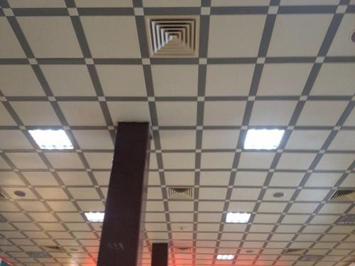 鋁扣板表面-鋁塑板和鋁扣板吊頂