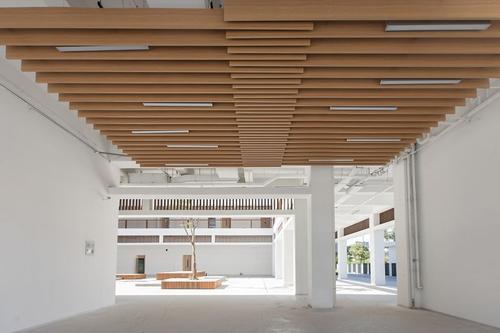 定做雕花紋鋁單板-鋁單板廠家的仿石紋面鋁單板產品