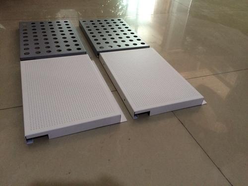 集成吊頂吊桿數目-石膏板和鋁扣板集成吊頂