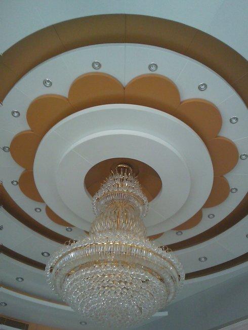 鋁質天花板-鋁天花板反光怎么辦