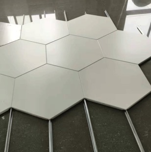 室外吊頂鋁扣板-辦公室鋁扣板吊頂廠家淺談辦公室鋁扣板吊頂特點及作用