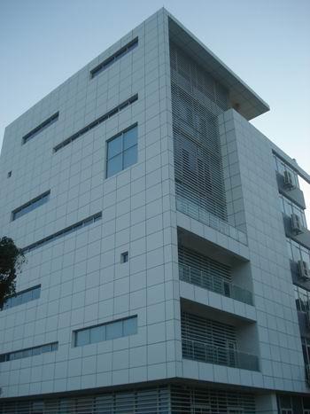 建筑鋁扣板-鋁扣板生產廠家總結鋁單板安裝難題有哪些