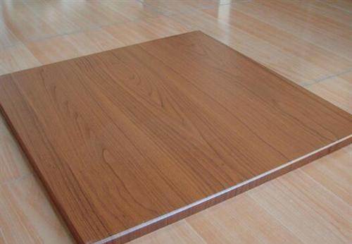 仿木紋鋁扣板吊頂-木紋鋁方通吊頂優勢在哪里