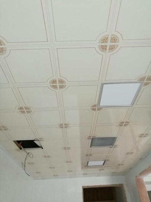 做集成吊頂得多少錢-吊頂多少錢一方