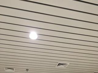 長沙鋁扣板生產廠家-客廳鋁扣板吊頂優缺點