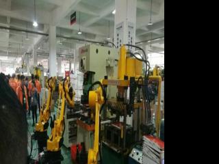 生產鋁扣板吊頂公司-沖孔鋁扣板吊頂的特點