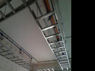 有生產鋁合金吊頂鋁扣板-鋁扣板怎么買鋁扣板生產廠家分析給你看