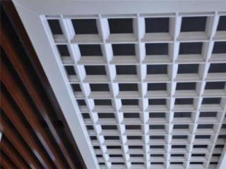 鋁扣板規格及廠家-辦公室鋁扣板吊頂廠家淺談辦公室鋁扣板吊頂特點及作用