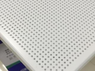 金屬鋁扣板吊頂-這里鋁扣板吊頂優缺點這么詳細