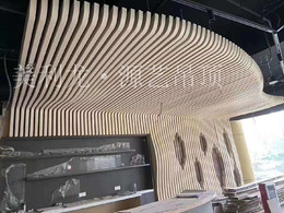 弧形鋁方通吊頂怎么裝？先來看看適不適合裝才行！